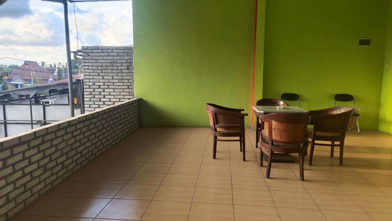 Hotel Oyo 90157 Griya Andon Syariah Cirebon Esterno foto