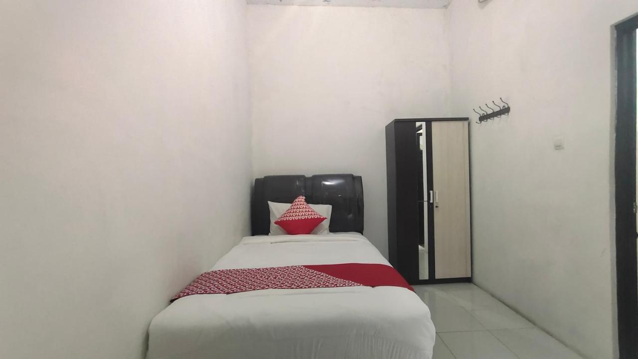 Hotel Oyo 90157 Griya Andon Syariah Cirebon Esterno foto