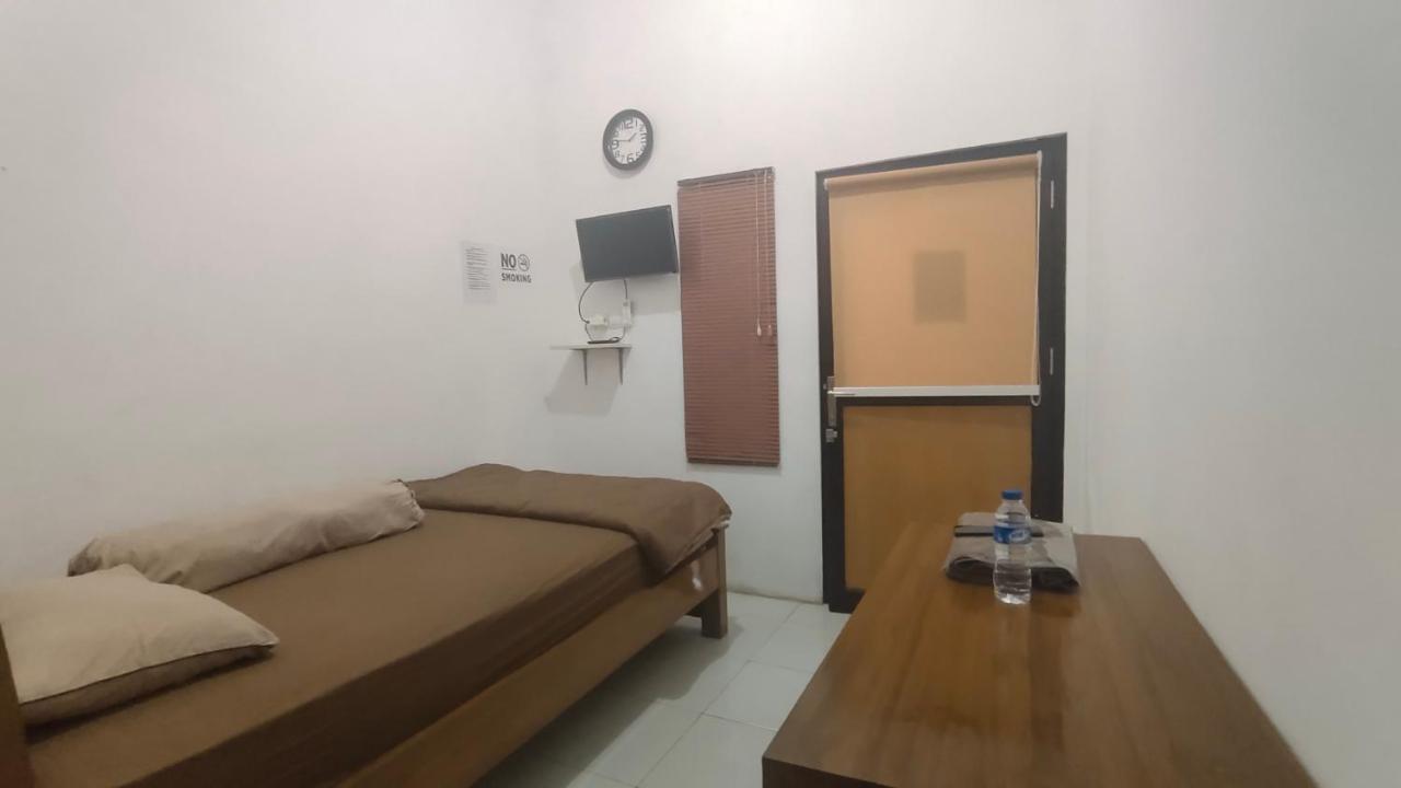Hotel Oyo 90157 Griya Andon Syariah Cirebon Esterno foto